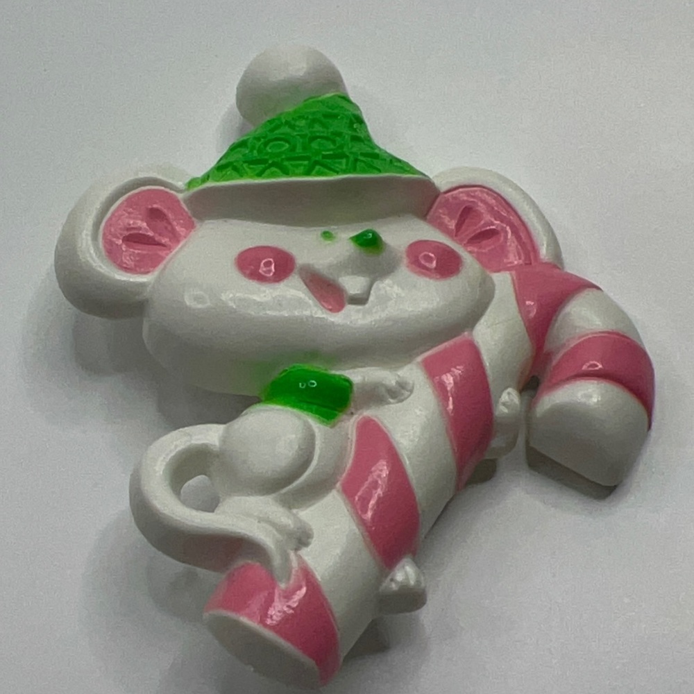 Vintage Avon Christmas Mouse with Candy Cane Brooch/Pin